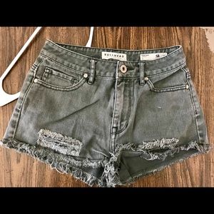 Bullhead High Wait shorts